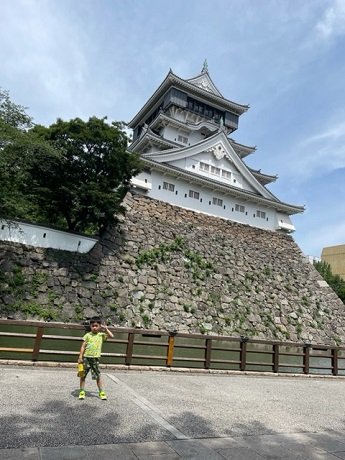 小倉城の前での記念写真