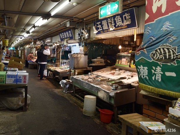 tanga_market_tokikaze4236.jpg